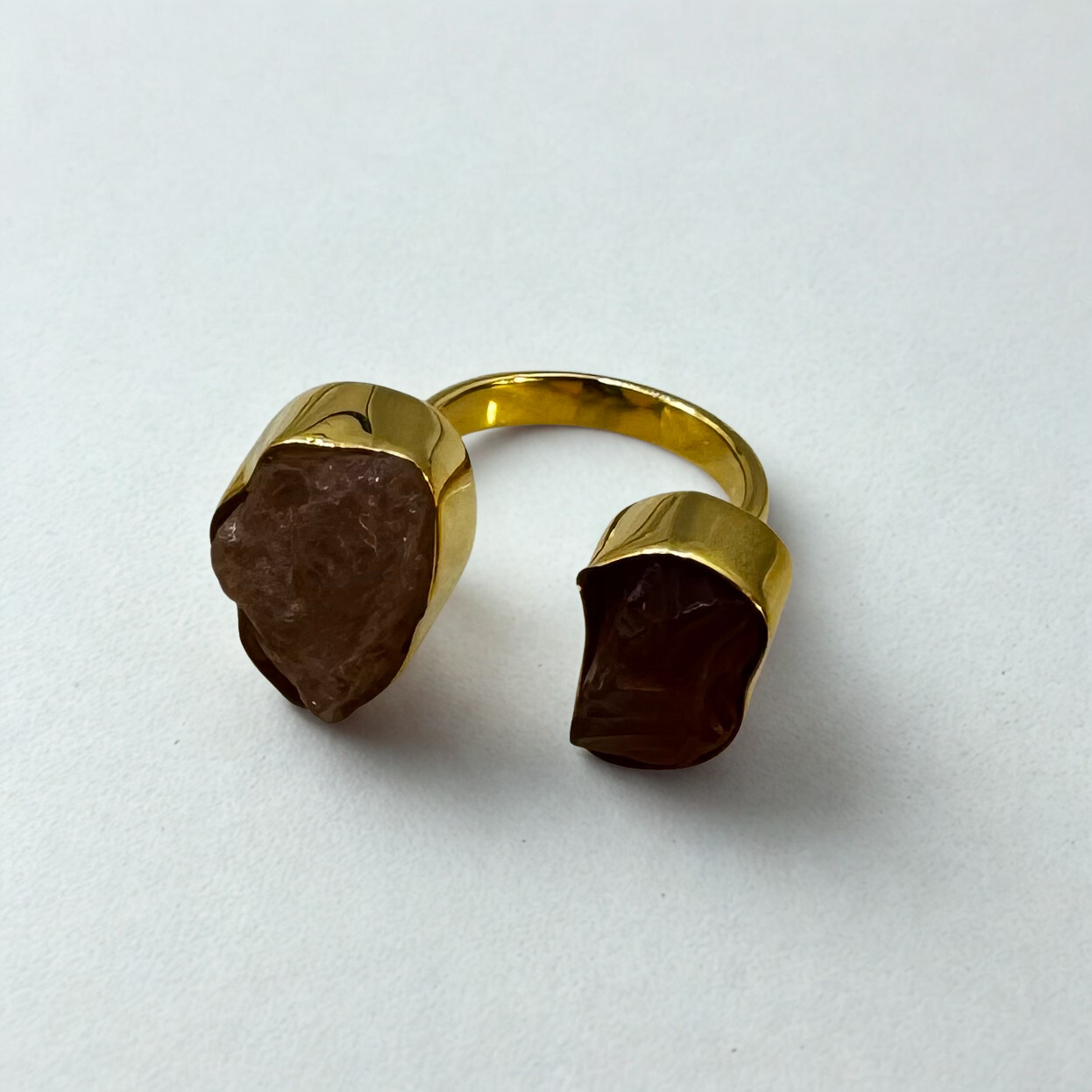 Δαχτυλίδι με Ροζ Χαλαζία και Καρνεόλη 