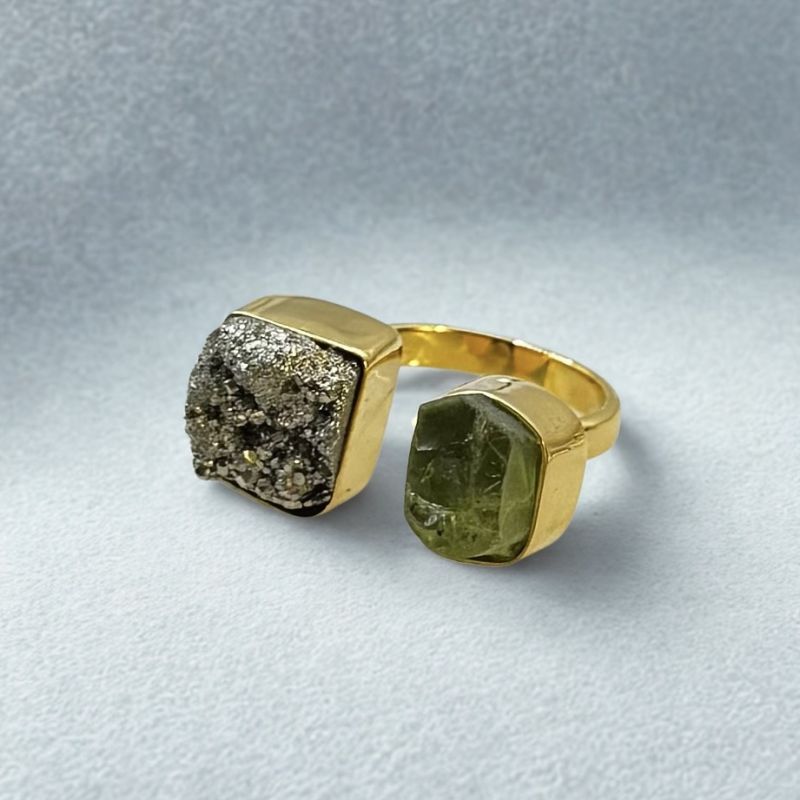 Φωτογραφία από Δαχτυλίδι με Πυρίτη και Περίδοτο