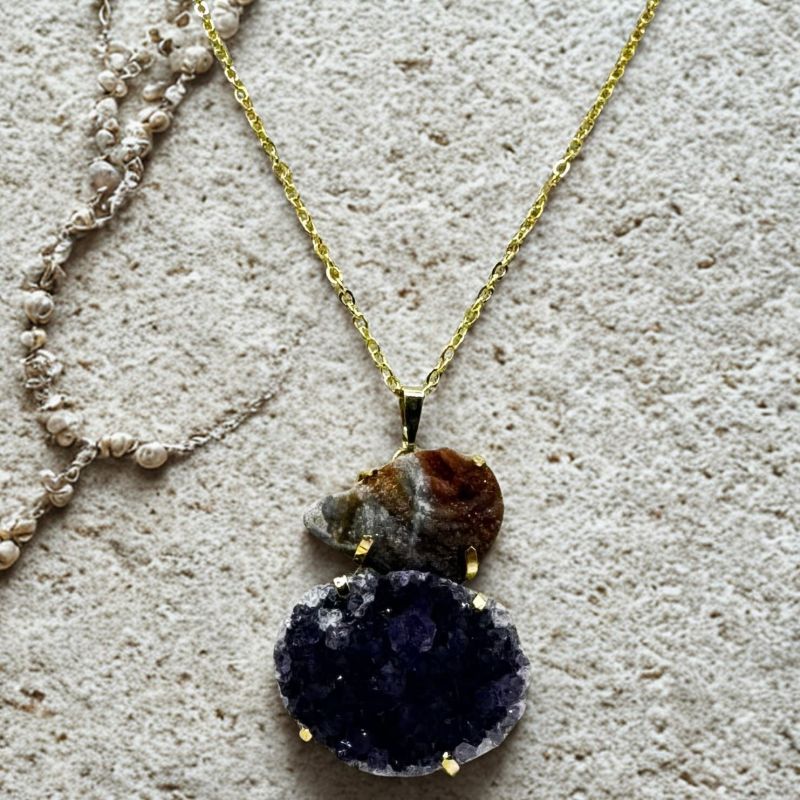 Φωτογραφία από Κολιέ με Αμέθυστο και Χαλκηδόνιο